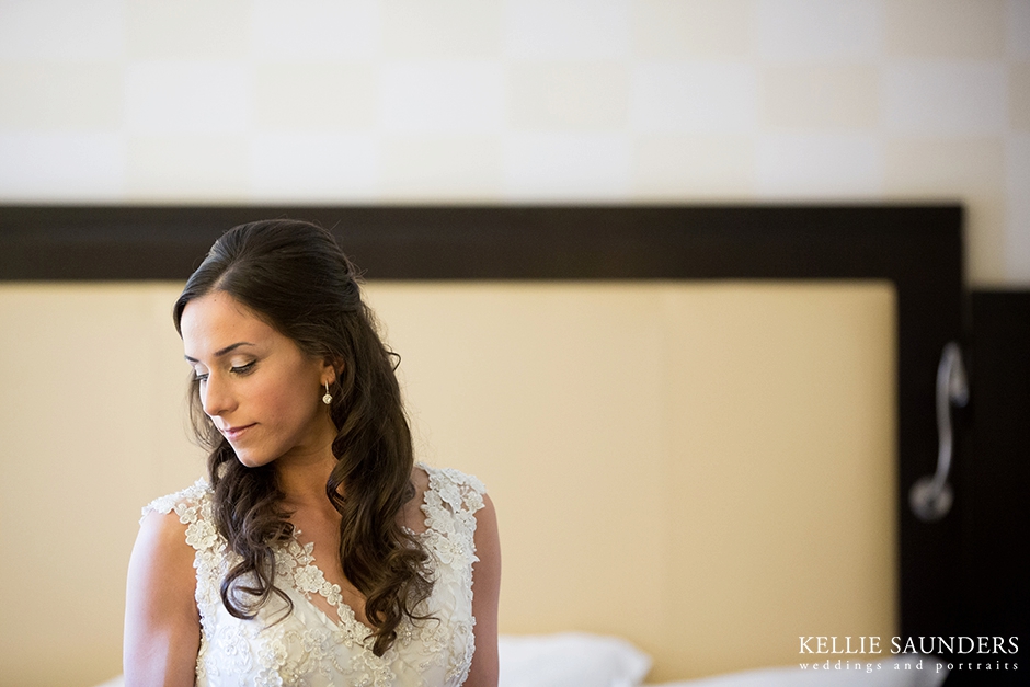 bridal portraits, bride getting ready, Kellie Saunders photography
